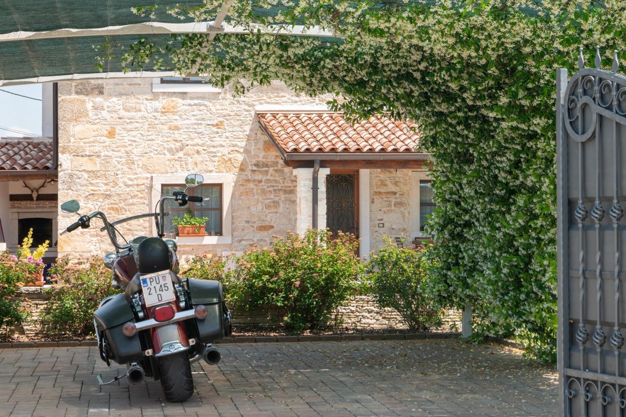 Villa Gina Valtura Exterior foto